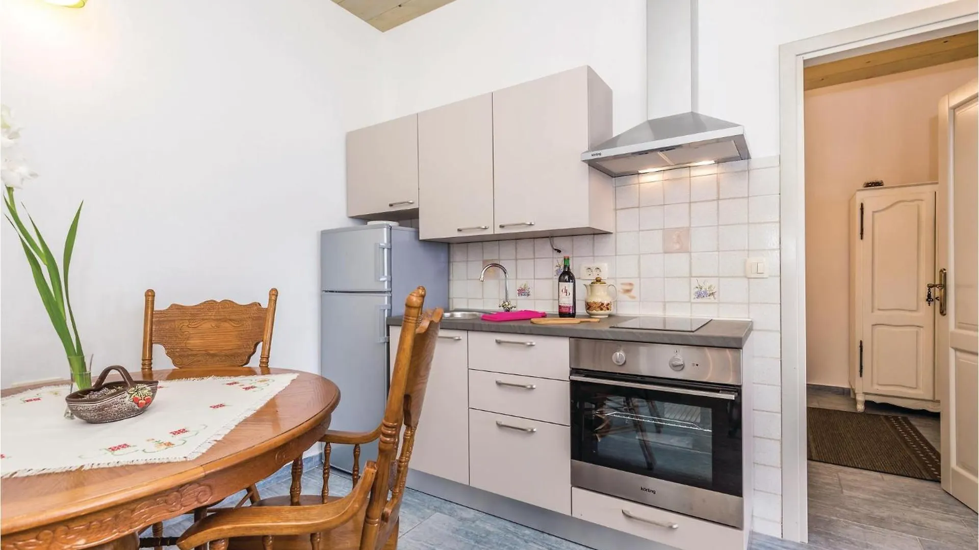 Awesome Apartment In Lovran With Kitchen