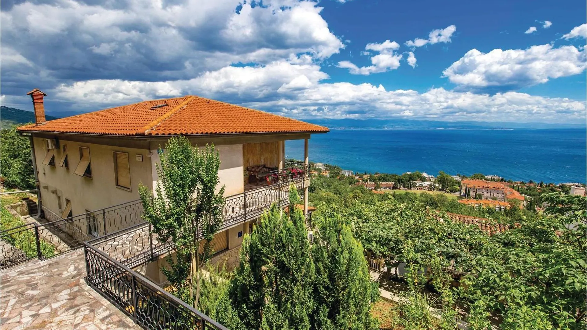 Awesome Apartment In Lovran With Kitchen location